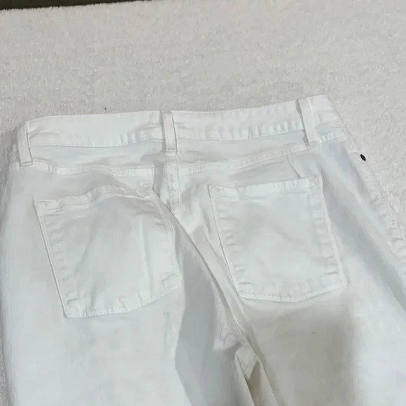 L.L. Bean Women's White Jeans - Picture 4 of 4